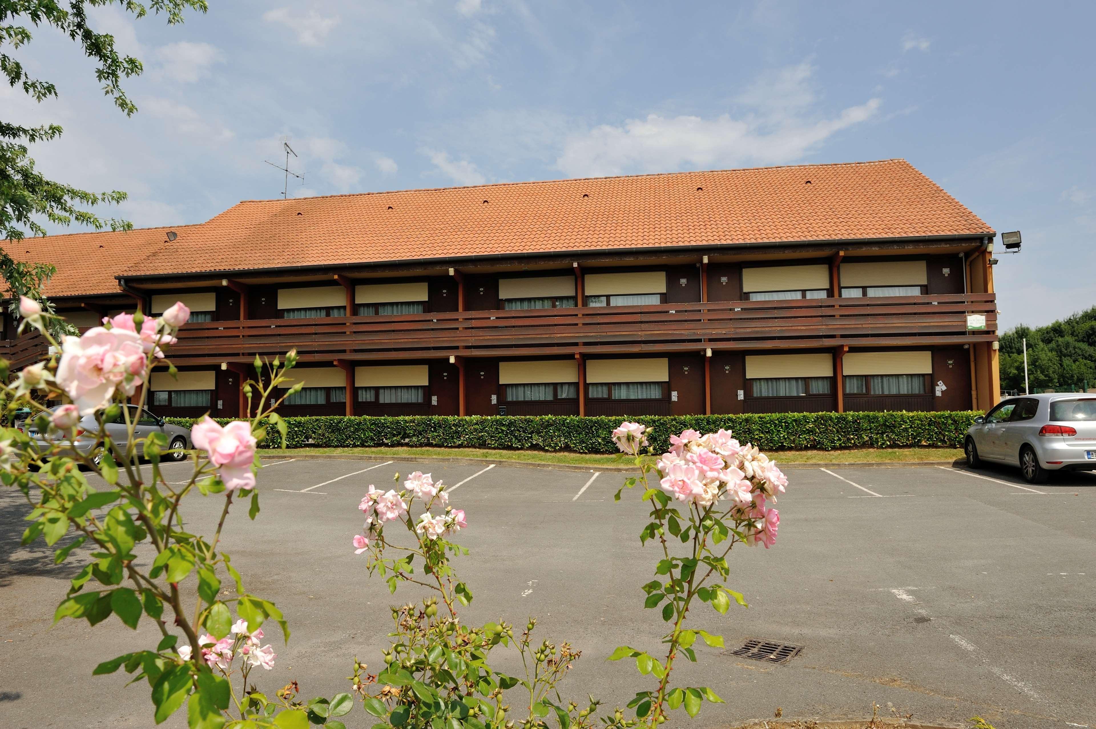 Hotel Campanile Saintes Exterior foto